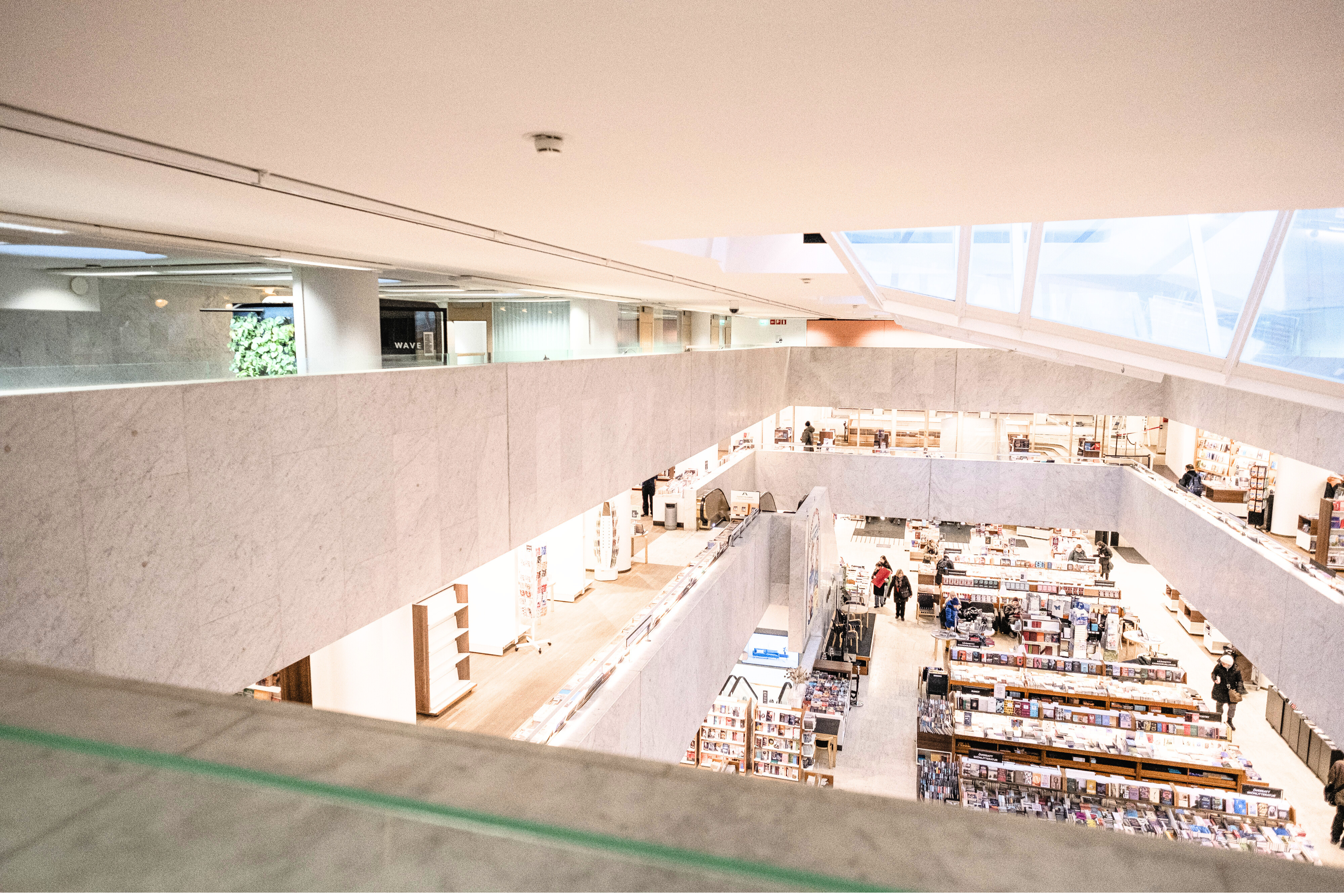 Workland Esplanadi sijaitsee Akateemisen Kirjakaupan kolmannessa kerroksessa.